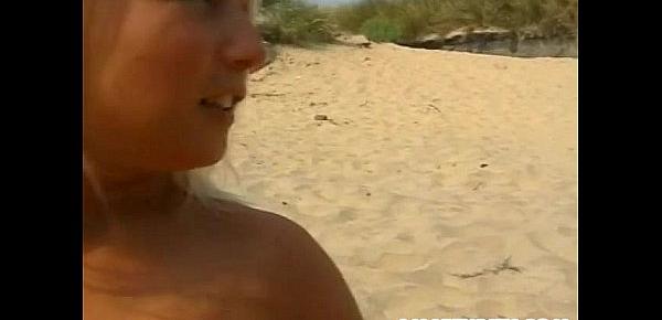  Amateur blonde girlfriend sucks and fucks on the beach